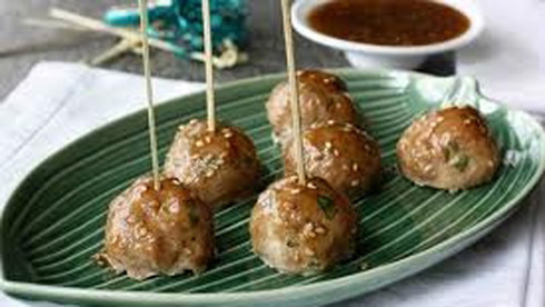 Grilled meatballs in Lang Son, travel news, Vietnam guide, Vietnam airlines, Vietnam tour, tour Vietnam, Hanoi, ho chi minh city, Saigon, travelling to Vietnam, Vietnam travelling, Vietnam travel, vn news