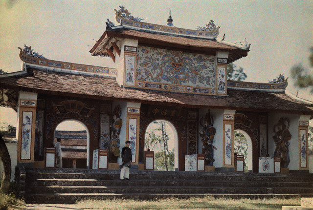 Hue Temple of Literature, travel news, Vietnam guide, Vietnam airlines, Vietnam tour, tour Vietnam, Hanoi, ho chi minh city, Saigon, travelling to Vietnam, Vietnam travelling, Vietnam travel, vn news