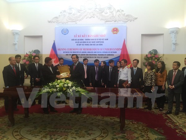 Vietnam, Cambodia sign MoU on labour cooperation, social news, vietnamnet bridge, english news, Vietnam news, news Vietnam, vietnamnet news, Vietnam net news, Vietnam latest news, vn news, Vietnam breaking news