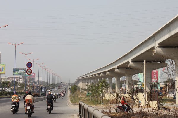 Metro Line No.1 is under construction in HCMC. Over 37% of apartment units put up for sale on the HCMC market are situated along Metro Line No.1