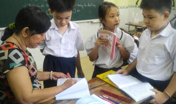 Teaching kids who can’t afford schooling, social news, vietnamnet bridge, english news, Vietnam news, news Vietnam, vietnamnet news, Vietnam net news, Vietnam latest news, vn news, Vietnam breaking news