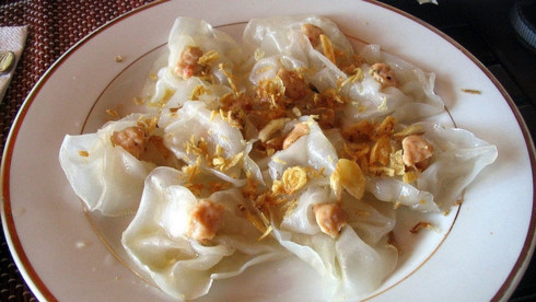 Tasting delicious white rose cake in Hoi An, travel news, Vietnam guide, Vietnam airlines, Vietnam tour, tour Vietnam, Hanoi, ho chi minh city, Saigon, travelling to Vietnam, Vietnam travelling, Vietnam travel, vn news Tasting delicious white rose cake in Hoi An, travel news, Vietnam guide, Vietnam airlines, Vietnam tour, tour Vietnam, Hanoi, ho chi minh city, Saigon, travelling to Vietnam, Vietnam travelling, Vietnam travel, vn news