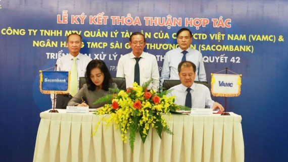 Sacombank sells VND2,580 billion deep debt to VAMC, GDP growth rate strongly increases in third quarter, Thua Thien – Hue: offshore fishing fares well, Japanese firm to build 10-mln-USD factory in Vinh Phuc’s IP