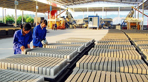 Building material market remains stable, JICA wants to accelerate disbursement, Japanese businesses pour capital into Vietnam’s electronics industry, Shrimp exports to EU rebound, HCM City to help SMEs, start-ups
