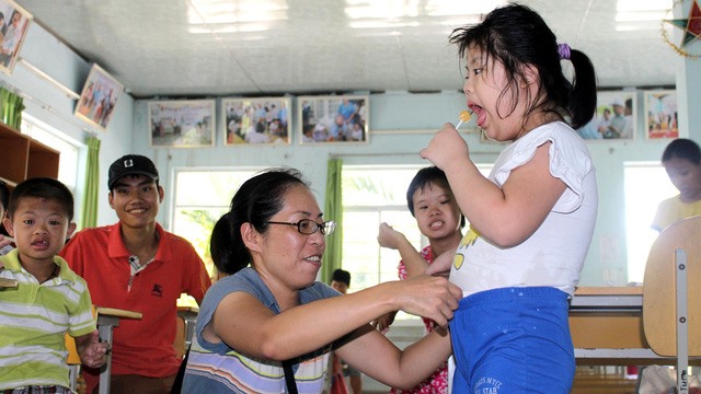 Japanese volunteer changes lives of Agent Orange kids, social news, vietnamnet bridge, english news, Vietnam news, news Vietnam, vietnamnet news, Vietnam net news, Vietnam latest news, vn news, Vietnam breaking news