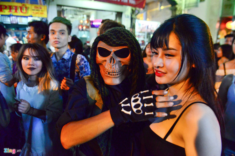 Youths celebrate Halloween in HCM City, social news, vietnamnet bridge, english news, Vietnam news, news Vietnam, vietnamnet news, Vietnam net news, Vietnam latest news, vn news, Vietnam breaking news