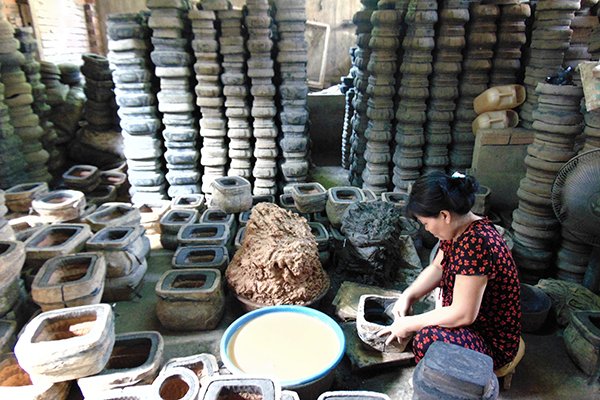 The last bronze incense burner craft village in Saigon, travel news, Vietnam guide, Vietnam airlines, Vietnam tour, tour Vietnam, Hanoi, ho chi minh city, Saigon, travelling to Vietnam, Vietnam travelling, Vietnam travel, vn news