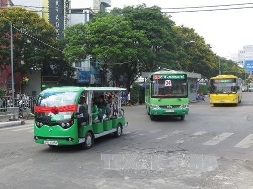 Electric-buses to pick up passengers at water-bus stations, VN needs more women working in STEM: experts, Community advised to keep vigilant on dengue, Vietnamese students attend agricultural MSc programme in Israel