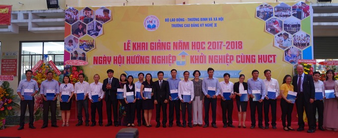 Vietnamese expatriates raise funds to support typhoon victims, Vietnamese wastewater workers complete German training programme, Illegal sand exploitation increasingly complicated in HCMC