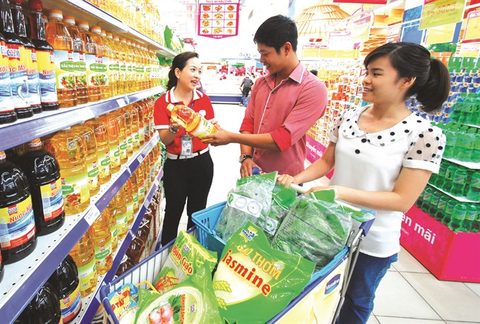 Expert: Vietnam economic growth slows down, Outstanding farm products honoured, Trade surplus of US$2.8 billion recorded in Jan-Nov period, Developing tourism into a spearhead economic sector