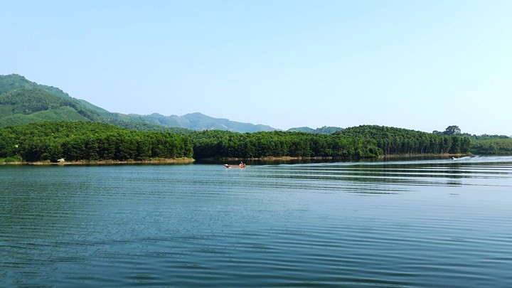 Floating season at Thac Ba Lake, travel news, Vietnam guide, Vietnam airlines, Vietnam tour, tour Vietnam, Hanoi, ho chi minh city, Saigon, travelling to Vietnam, Vietnam travelling, Vietnam travel, vn news