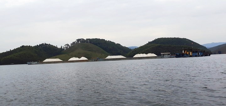 Floating season at Thac Ba Lake, travel news, Vietnam guide, Vietnam airlines, Vietnam tour, tour Vietnam, Hanoi, ho chi minh city, Saigon, travelling to Vietnam, Vietnam travelling, Vietnam travel, vn news