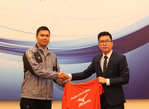 Badminton player Pham Cao Cuong, ink contract with Mizuno, Vietnam economy, Vietnamnet bridge, English news about Vietnam, Vietnam news, news about Vietnam, English news, Vietnamnet news, latest news on Vietnam, Vietnam