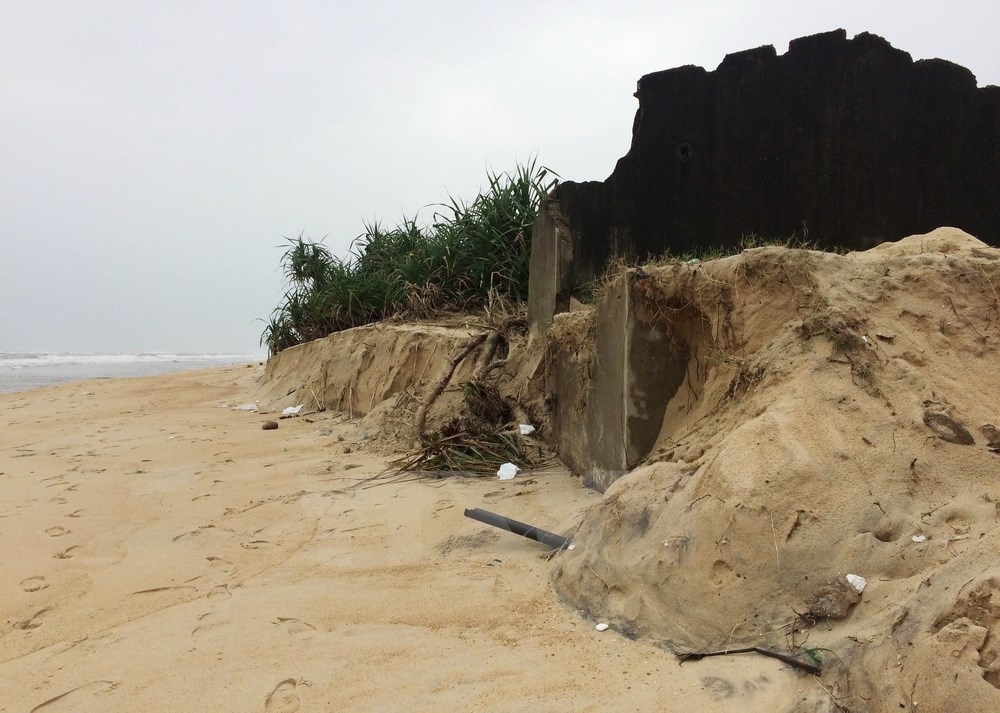 More severe coastal erosion spotted in Thua Thien - Hue, entertainment events, entertainment news, entertainment activities, what’s on, Vietnam culture, Vietnam tradition, vn news, Vietnam beauty, news Vietnam, Vietnam news, Vietnam net news, vietnamnet n