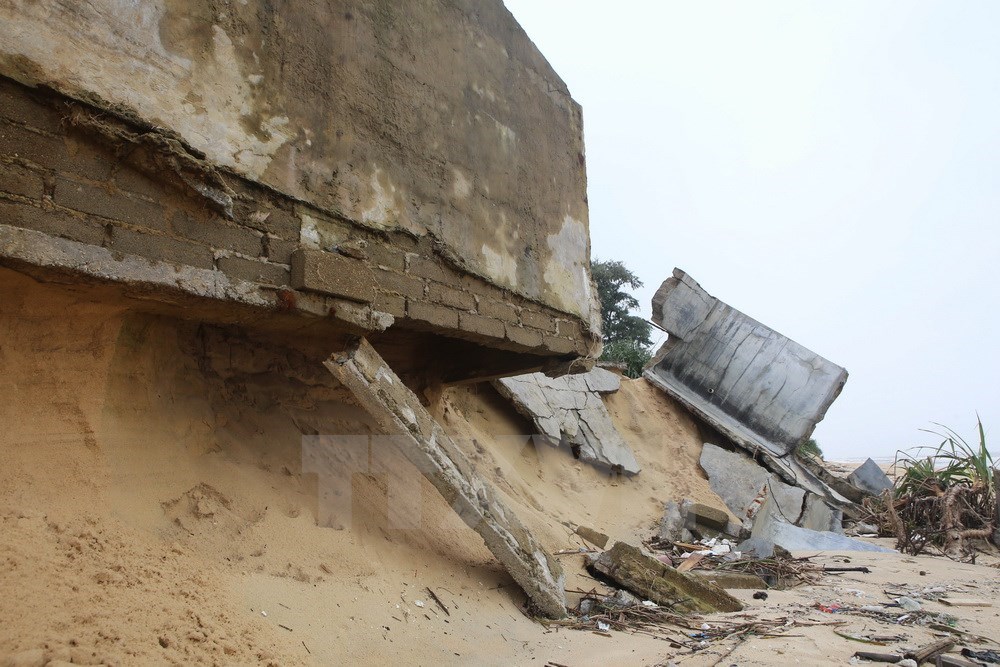 More severe coastal erosion spotted in Thua Thien - Hue, entertainment events, entertainment news, entertainment activities, what’s on, Vietnam culture, Vietnam tradition, vn news, Vietnam beauty, news Vietnam, Vietnam news, Vietnam net news, vietnamnet n