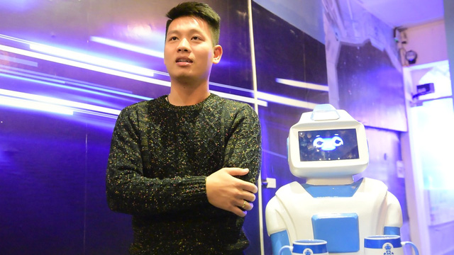 Made-in-Vietnam robot used in Hanoi coffee shop, entertainment events, entertainment news, entertainment activities, what’s on, Vietnam culture, Vietnam tradition, vn news, Vietnam beauty, news Vietnam, Vietnam news, Vietnam net news, vietnamnet news, vie