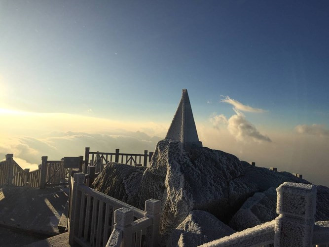 Snow blankets Fansipan Mountain, social news, vietnamnet bridge, english news, Vietnam news, news Vietnam, vietnamnet news, Vietnam net news, Vietnam latest news, vn news, Vietnam breaking news