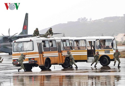 Vietnam holds counter-terrorism exercise in Cam Ranh airport, social news, vietnamnet bridge, english news, Vietnam news, news Vietnam, vietnamnet news, Vietnam net news, Vietnam latest news, vn news, Vietnam breaking news