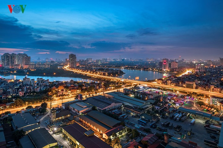 Hanoi shimmering in twinkle night lights, social news, vietnamnet bridge, english news, Vietnam news, news Vietnam, vietnamnet news, Vietnam net news, Vietnam latest news, vn news, Vietnam breaking news