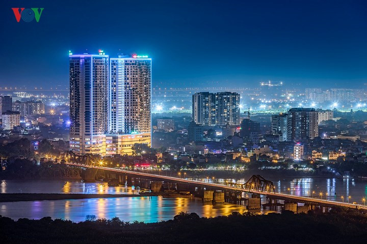 Hanoi shimmering in twinkle night lights, social news, vietnamnet bridge, english news, Vietnam news, news Vietnam, vietnamnet news, Vietnam net news, Vietnam latest news, vn news, Vietnam breaking news