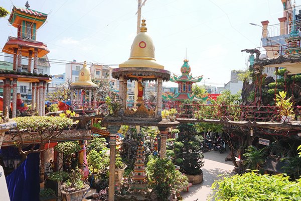 The pagoda covers nearly 1,500 square meters and gains two national records | Vietnam.net