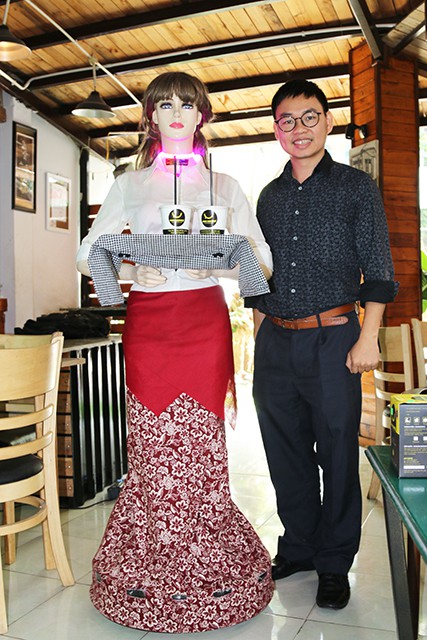 Robot serves HCM City restaurant, IT news, sci-tech news, vietnamnet bridge, english news, Vietnam news, news Vietnam, vietnamnet news, Vietnam net news, Vietnam latest news, Vietnam breaking news, vn news