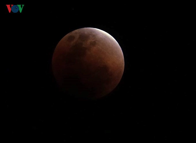 Best pictures of super blue blood moon in HCM City, IT news, sci-tech news, vietnamnet bridge, english news, Vietnam news, news Vietnam, vietnamnet news, Vietnam net news, Vietnam latest news, Vietnam breaking news, vn news