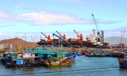 Firm’s dumping threatens Quy Nhon port, Vietnam environment, climate change in Vietnam, Vietnam weather, Vietnam climate, pollution in Vietnam, environmental news, sci-tech news, vietnamnet bridge, english news, Vietnam news, news Vietnam, vietnamnet news