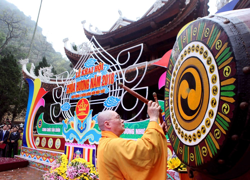 Traditional festivals open festive season, entertainment events, entertainment news, entertainment activities, what’s on, Vietnam culture, Vietnam tradition, vn news, Vietnam beauty, news Vietnam, Vietnam news, Vietnam net news, vietnamnet news, vietnamne