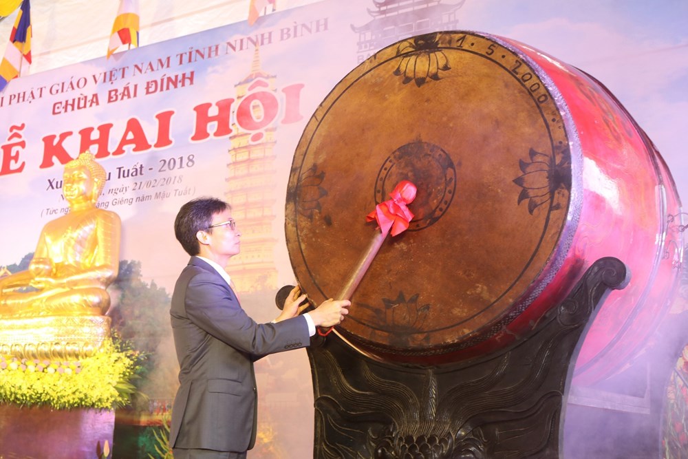 Traditional festivals open festive season, entertainment events, entertainment news, entertainment activities, what’s on, Vietnam culture, Vietnam tradition, vn news, Vietnam beauty, news Vietnam, Vietnam news, Vietnam net news, vietnamnet news, vietnamne