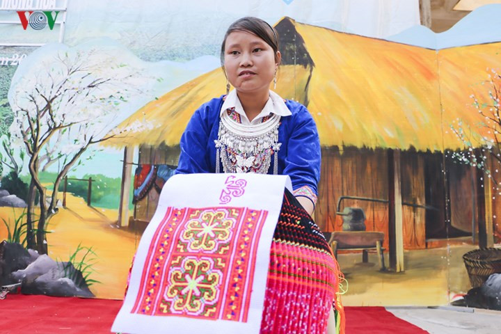 Mong ethnic women’s crochet competition, entertainment events, entertainment news, entertainment activities, what’s on, Vietnam culture, Vietnam tradition, vn news, Vietnam beauty, news Vietnam, Vietnam news, Vietnam net news, vietnamnet news, vietnamnet