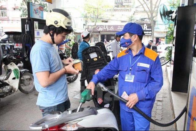 Environmental tax on petroleum products may rise, 2M car imports down sharply, 68% of Vietnamese freelancers not paid at times, Food association drafts action plans, Vietnam joins Foodex 2018 in Japan