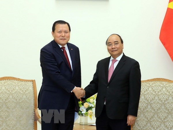 Female ambassadors pay working trip to Hoa Binh, Prime Minister hails Lotte’s operation in Vietnam, Prime Minister bids farewell to outgoing Chilean Ambassador, Chile wants to learn Vietnam’s experience in hosting APEC Year