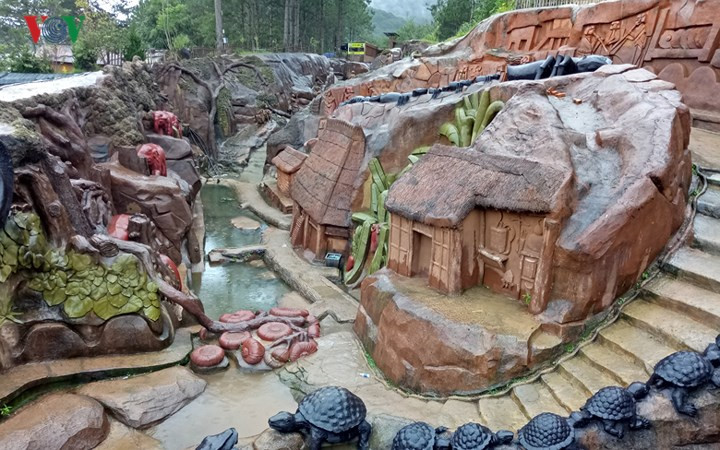 Clay tunnel – Da Lat’s model village, travel news, Vietnam guide, Vietnam airlines, Vietnam tour, tour Vietnam, Hanoi, ho chi minh city, Saigon, travelling to Vietnam, Vietnam travelling, Vietnam travel, vn news