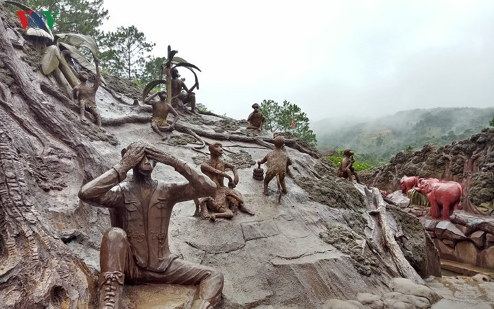 Clay tunnel – Da Lat’s model village, travel news, Vietnam guide, Vietnam airlines, Vietnam tour, tour Vietnam, Hanoi, ho chi minh city, Saigon, travelling to Vietnam, Vietnam travelling, Vietnam travel, vn news