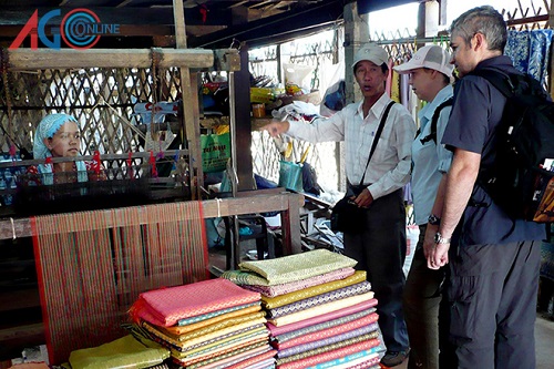 My nghiep village, Discovering oldest brocade weaving village in Ninh Thuan, travel news, Vietnam guide, Vietnam airlines, Vietnam tour, tour Vietnam, Hanoi, ho chi minh city, Saigon, travelling to Vietnam, Vietnam travelling, Vietnam travel, vn news