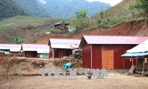 Natural disaster-hit community expected to be evacuated in 2025, Bình Định fishermen to win damages, 10% of Cà Mau homes to lack clean water in dry season, Đồng Nai forges ahead in rural healthcare