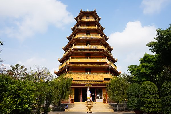 A glimpse of the oldest pagoda in town, travel news, Vietnam guide, Vietnam airlines, Vietnam tour, tour Vietnam, Hanoi, ho chi minh city, Saigon, travelling to Vietnam, Vietnam travelling, Vietnam travel, vn news