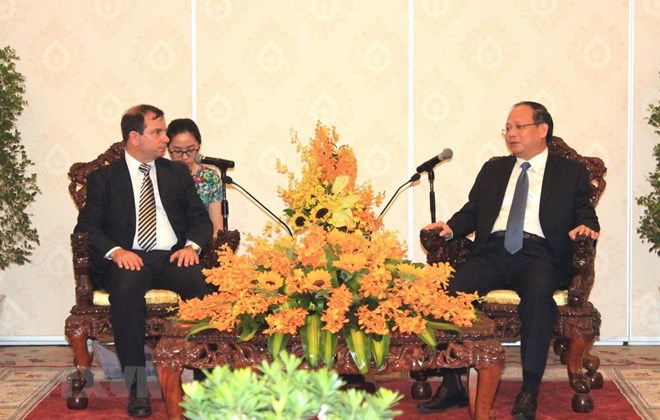 Vietnam, Pakistan hold second political consultation, Vietnamese ambassador works to enhance ties with Algerian locality, General Secretary Nguyen Phu Trong during a working session in Dong Thap