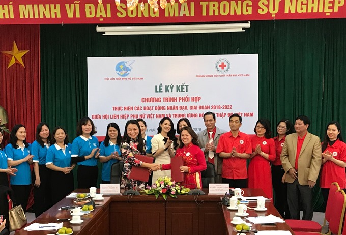 Vietnam, RoK intensify environmental cooperation, Can Tho wishes to boost cooperation with France, Tuyen Quang: over 116 billion VND allocated to ethnic minorities, Japanese firms, Vietnamese students join exchange