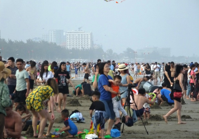 Popular destinations over-crowded during holiday period, social news, vietnamnet bridge, english news, Vietnam news, news Vietnam, vietnamnet news, Vietnam net news, Vietnam latest news, vn news, Vietnam breaking news