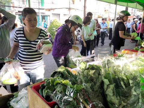 HCM City gets 6th safe farm produce market, Delta improves PCI ranking, Conference on sustainable development of cashew sector, Vietnamese enterprises in Japan seek to strengthen linkages