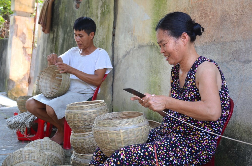 Hundred year-old teapot basket making village in Nam Dinh, social news, vietnamnet bridge, english news, Vietnam news, news Vietnam, vietnamnet news, Vietnam net news, Vietnam latest news, vn news, Vietnam breaking news