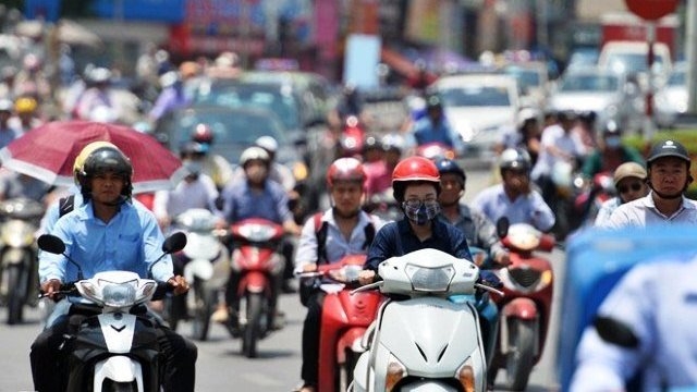 Meeting looks to improve legal aid provision at citizen reception centres, More than 500 youths join Vietnam-China border friendship exchange, 200 photos featuring Quang Ninh tourism on display