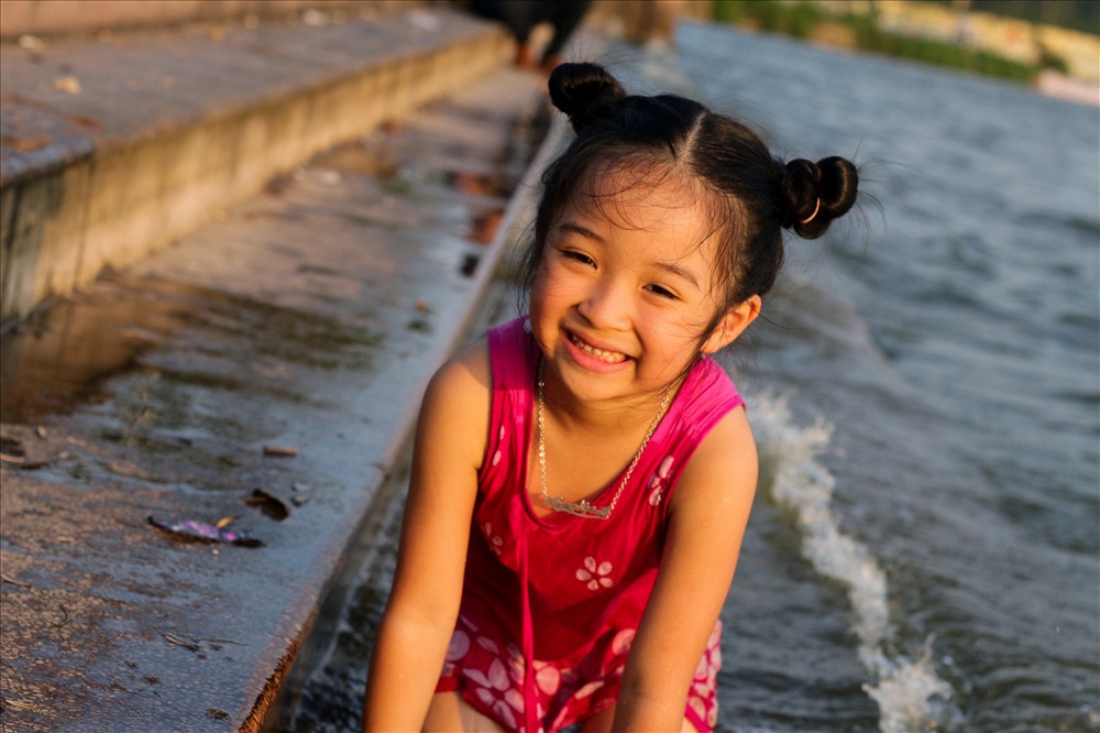 Hanoi's West Lake becomes a swimming pool in hot weather, social news, vietnamnet bridge, english news, Vietnam news, news Vietnam, vietnamnet news, Vietnam net news, Vietnam latest news, vn news, Vietnam breaking news