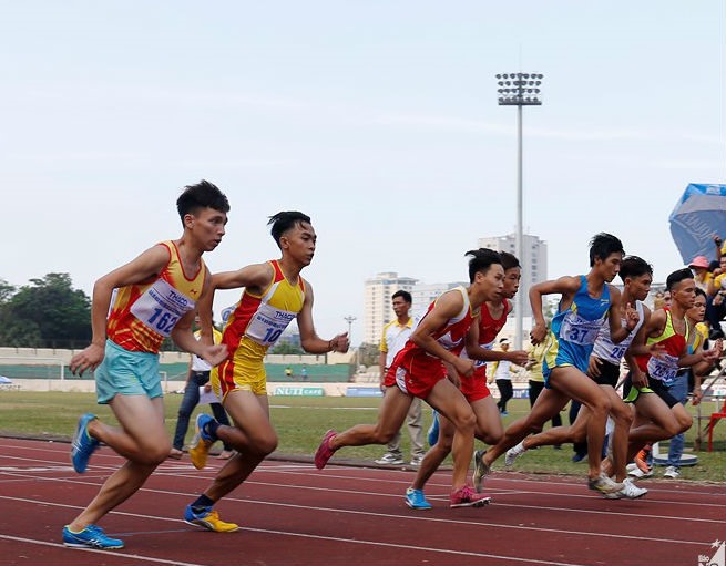 Eyes to focus on Hàng Đẫy Stadium, Bình wins first stage of Bình Dương cycling event, HCM City 1 lose top spot after goalless draw, Hà Nội triumph at National Beach Handball Championship,