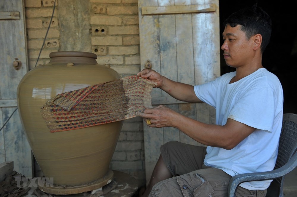 Exploring Gia Thuy pottery village , travel news, Vietnam guide, Vietnam airlines, Vietnam tour, tour Vietnam, Hanoi, ho chi minh city, Saigon, travelling to Vietnam, Vietnam travelling, Vietnam travel, vn news