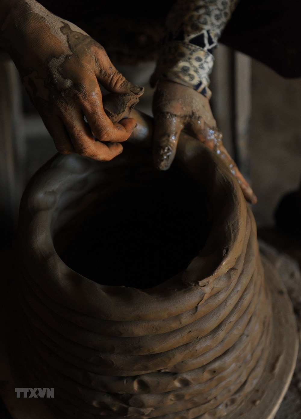 Exploring Gia Thuy pottery village , travel news, Vietnam guide, Vietnam airlines, Vietnam tour, tour Vietnam, Hanoi, ho chi minh city, Saigon, travelling to Vietnam, Vietnam travelling, Vietnam travel, vn news