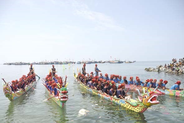 Hanoi hailed for environmental protection efforts, Bac Ha tourism week underway in Lao Cai, Dak Nong defuses three 227kg-bombs, Da Nang emerges as popular destinations for RoK tourists