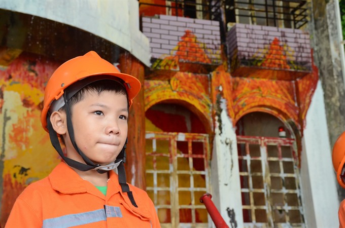 Blood clam farmers face losing their livelihoods, Severe penalties needed to check speeding on HCM City roads, MOLISA and Bloomberg join hands to prevent child drowning,